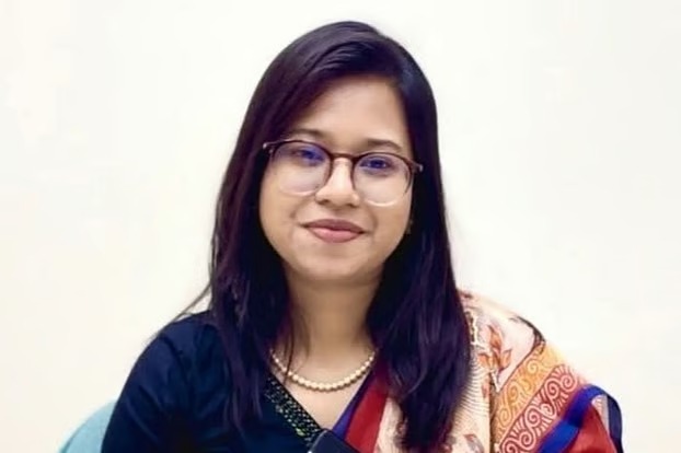 মনিরার প্রার্থিতা স্থগিত, প্রমাণ চাইল ইসি