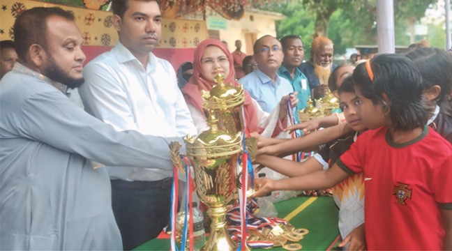 ঘোড়াঘাটে প্রাথমিক বিদ্যালয় ফুটবল টুর্নামেন্টের ফাইনাল