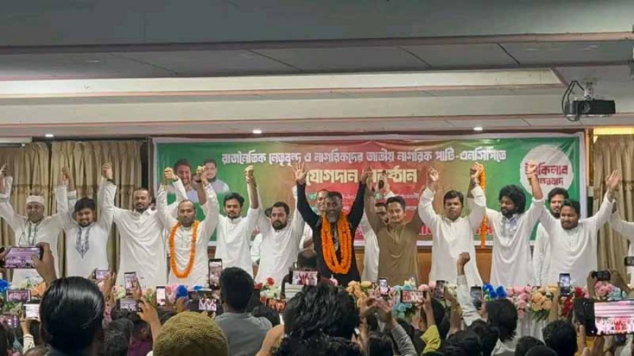 সরকার সর্বত্রই ব্যর্থতার পরিচয় দিচ্ছে: নাহিদ ইসলাম