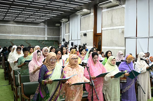 সংরক্ষিত নারী আসনের ৪৯ এমপির শপথ গ্রহণ