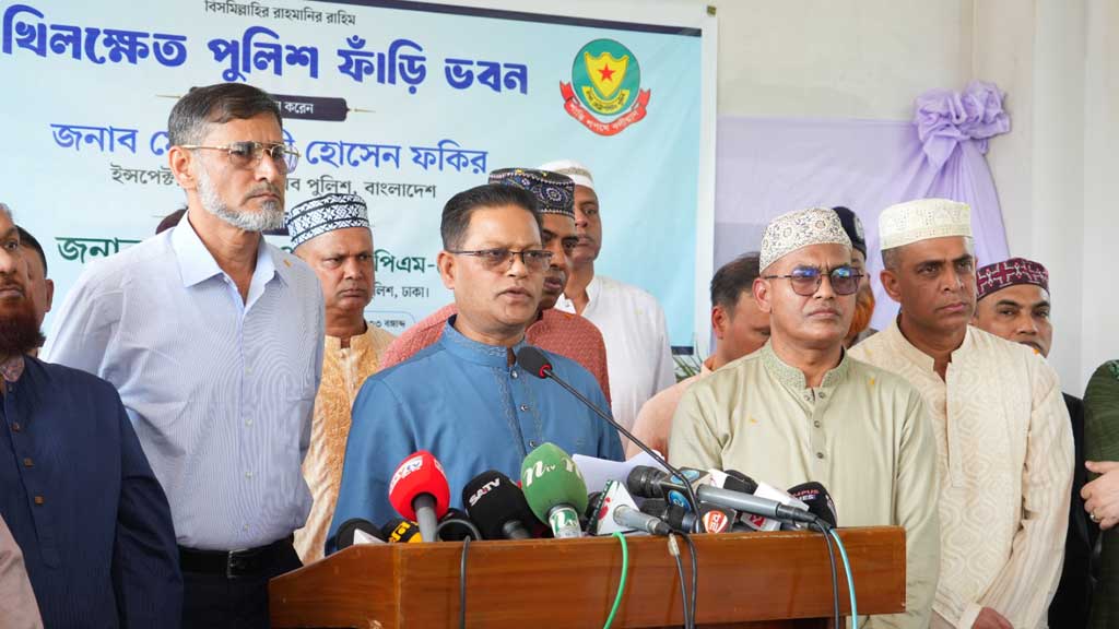 পুলিশের বিশৃঙ্খলা অনেকাংশে গুছিয়ে আনা হয়েছে