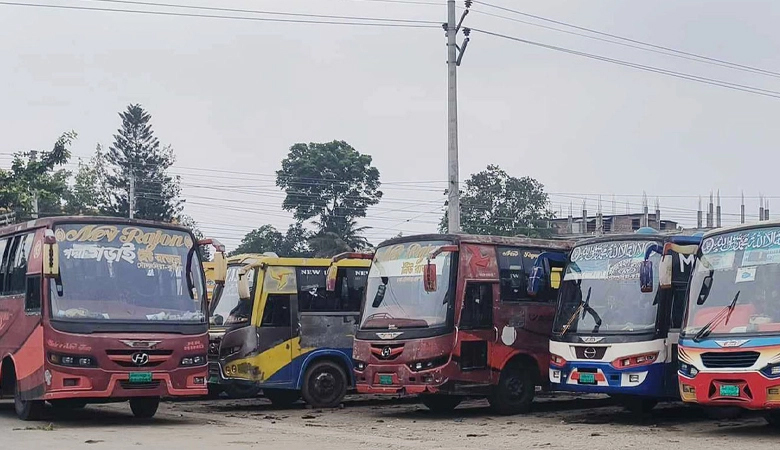 অনির্দিষ্টকালের জন্য কুমিল্লা-চাঁদপুর রুটে বাস চলাচল বন্ধ