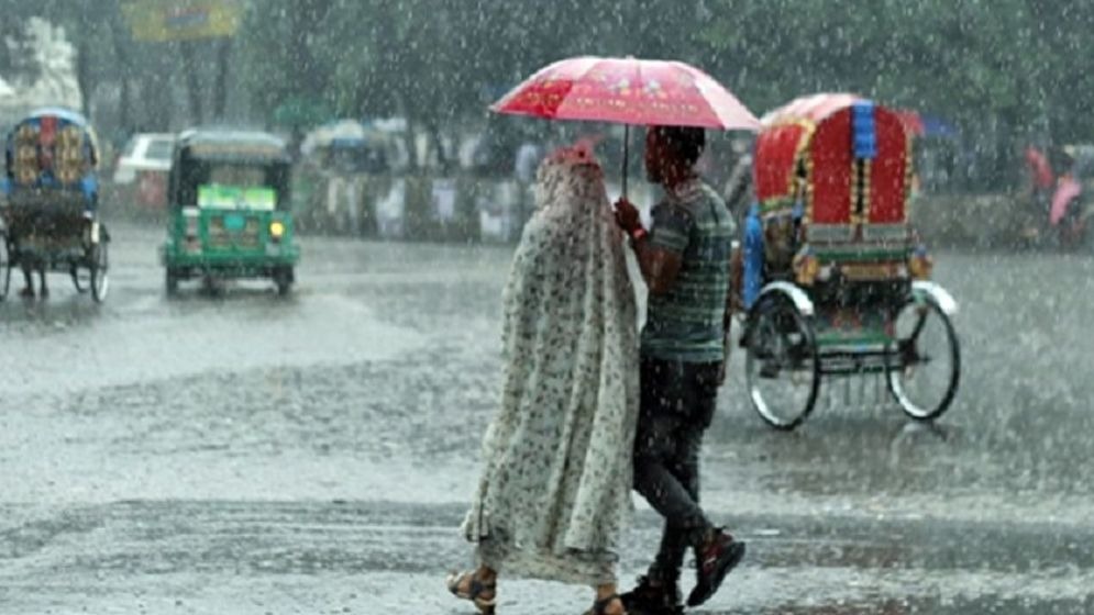 তাপপ্রবাহের পর ঢাকায় স্বস্তির বৃষ্টি