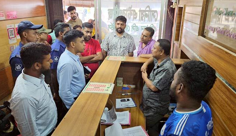 অতিরিক্ত ভাড়া আদায়, দুই কাউন্টারকে জরিমানা