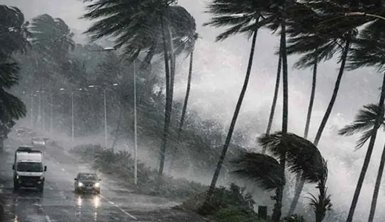 রাতের মধ্যে ৯ অঞ্চলে ঝড়, নদীবন্দরে সতর্কতা