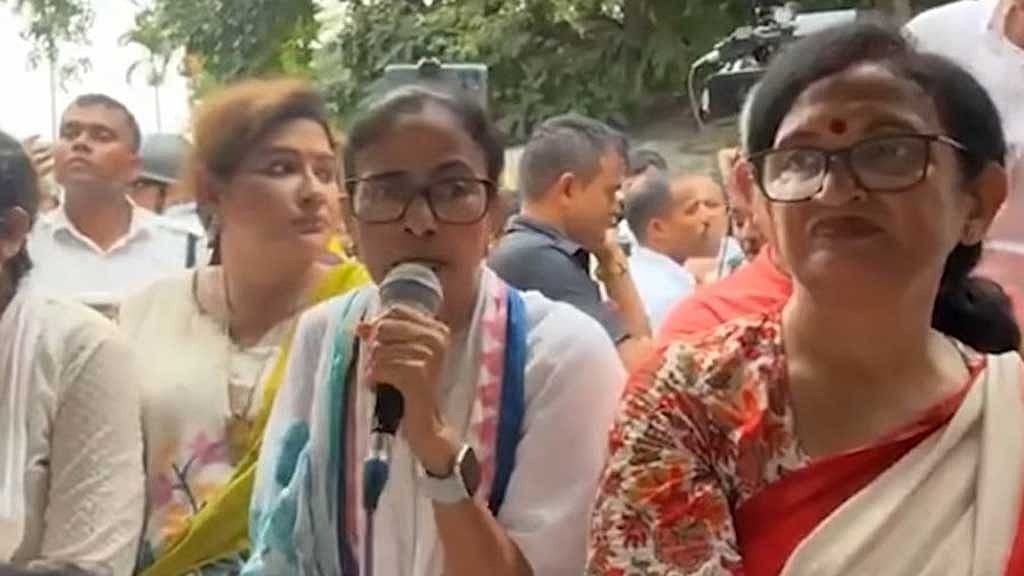 হাদি হত্যার আসামিদের গ্রেফতার নিয়ে ‘চুপ থাকতে’ বলেছিলেন স্বরাষ্ট্রমন্ত্রী
