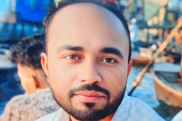 চানখাঁরপুলে দুই বাসের মাঝে চাপা পড়ে প্রাণহানি