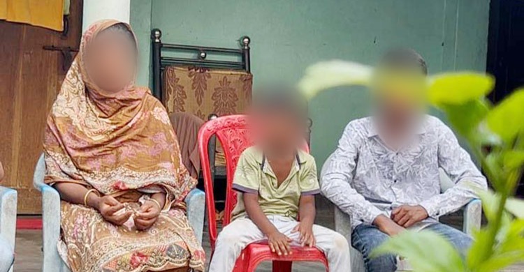 ৩ লাখ টাকা ঘুস না দেওয়ায় পুশ-ইন