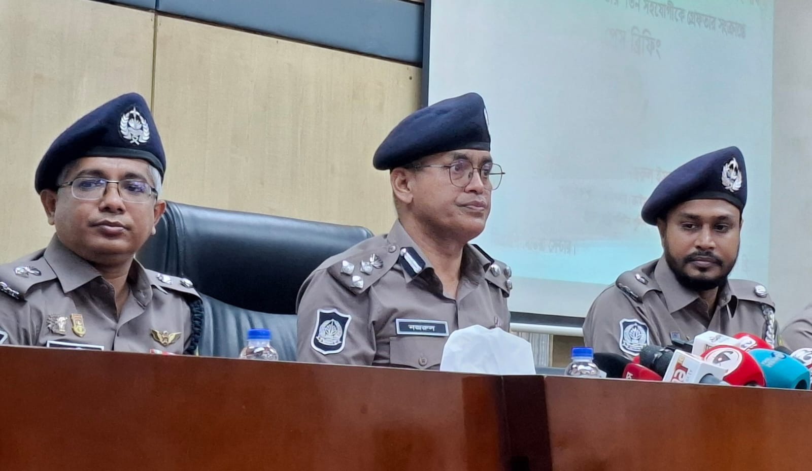 নিষিদ্ধ আওয়ামী লীগের প্রতিষ্ঠাবার্ষিকী ঘিরে নিরাপত্তা সতর্কতা