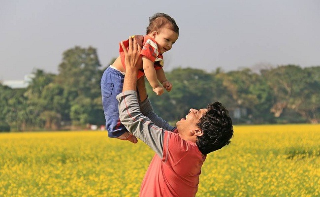 নীরব ত্যাগের অনন্ত ছায়া বাবা