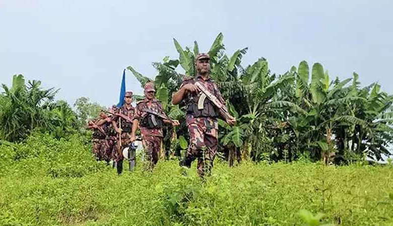 নওগাঁ সীমান্তে ৯ জনকে পুশইনের চেষ্টা বিএসএফের, কড়া পাহারায় বিজিবি