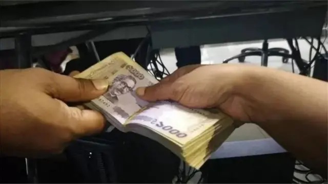 ঘুষের মহামারি ও রাষ্ট্রের নৈতিক সংকট
