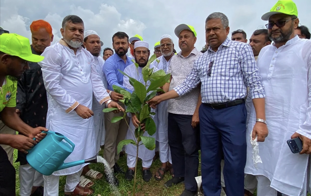 শ্রীপুরে তিন হাজার গাছ রোপণের কর্মসূচি উদ্বোধন