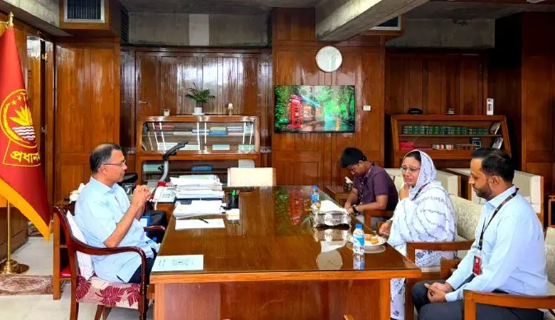 এক সন্তান জুলাইয়ে শহীদ আরেকজনের ক্যানসার, মায়ের পাশে প্রধানমন্ত্রী