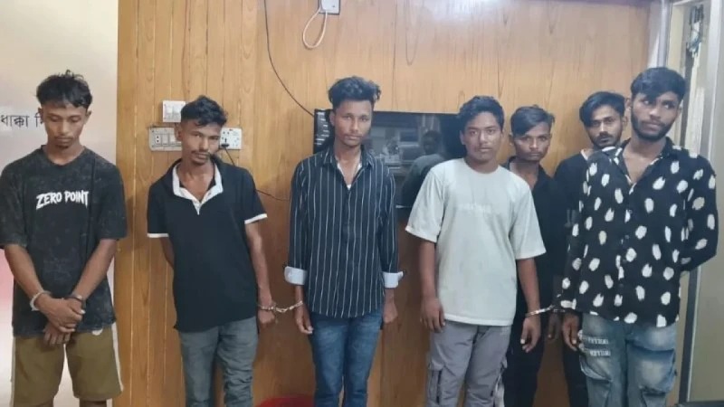 রাজধানীতে শীর্ষ ছিনতাইকারী ‘কুত্তা ফারুক’সহ গ্রেপ্তার চক্রের সাত সদস্য