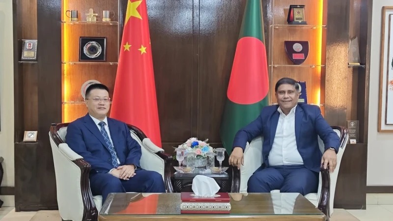 প্রধানমন্ত্রীর প্রতিরক্ষা উপদেষ্টার সাথে চীনা রাষ্ট্রদূতের সাক্ষাৎ