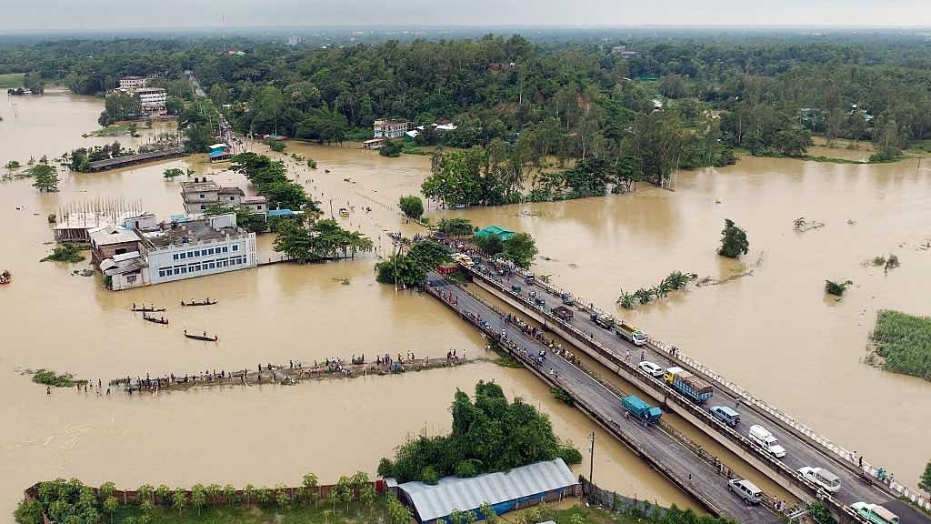 বন্যার ভয়াল ছোবলে ৫১ প্রাণহানি, দুর্ভোগে ১০ লাখ মানুষ