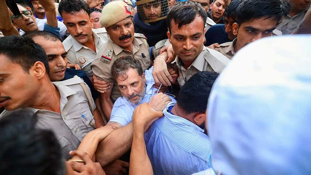 নিট প্রশ্নফাঁসে উত্তাল দিল্লি, চাপে মোদি সরকার