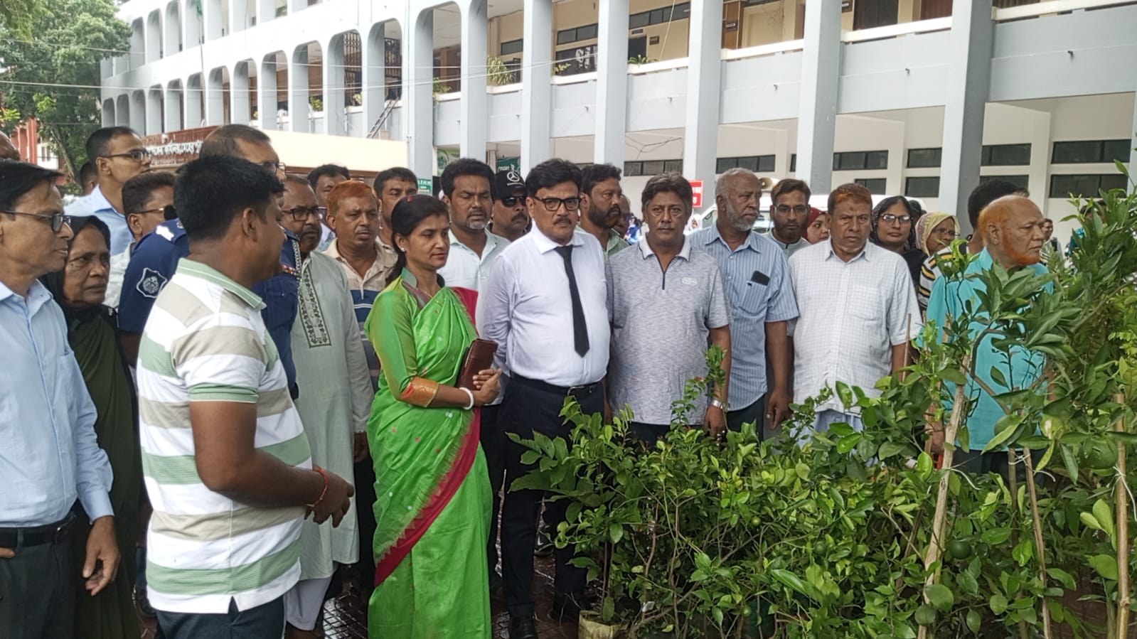মেহেরপুরে বর্ণাঢ্য আয়োজনে বৃক্ষরোপণ অভিযান ও বৃক্ষমেলার উদ্বোধন