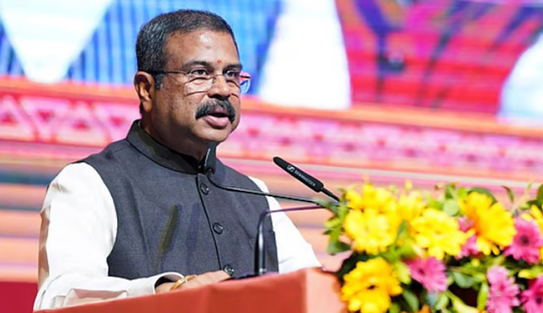 পদত্যাগের যে কারণ দেখালেন ভারতের শিক্ষামন্ত্রী