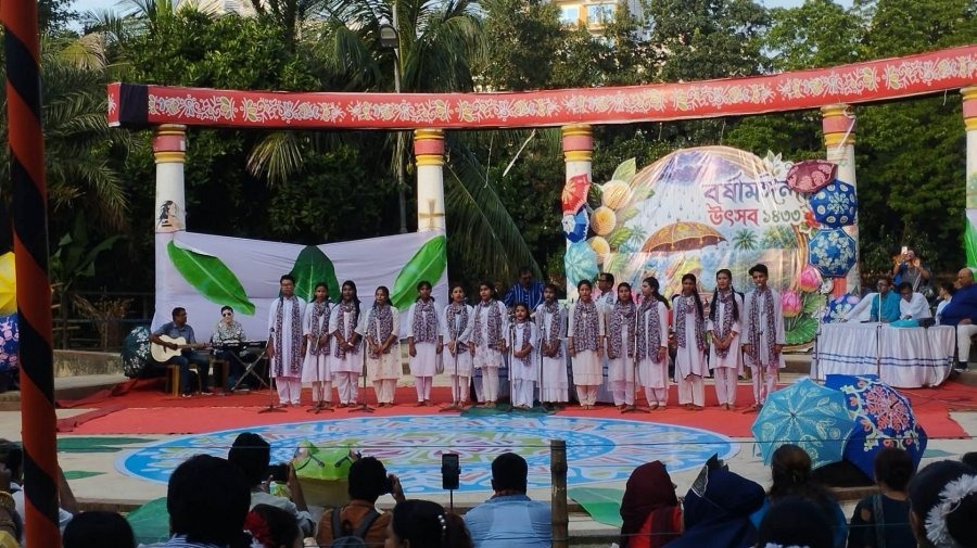 রবীন্দ্র সরোবরে নাচ-গানে শুরু বর্ষামঙ্গল উৎসব