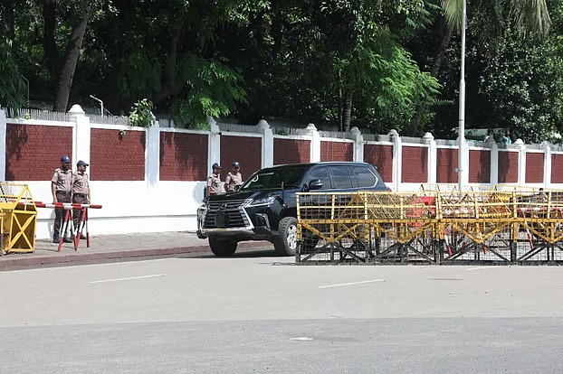 বঙ্গভবন ছাড়লেন সাবেক রাষ্ট্রপতি সাহাবুদ্দিন