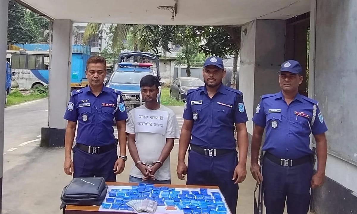 শ্রীপুরে সাড়ে ১৪ হাজার ইয়াবাসহ কথিত ‘মাদকসম্রাট’ গ্রেফতার