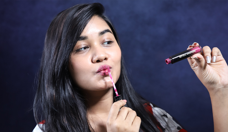 নারীরা কেন ব্যাগে সবসময় লিপস্টিক রাখেন