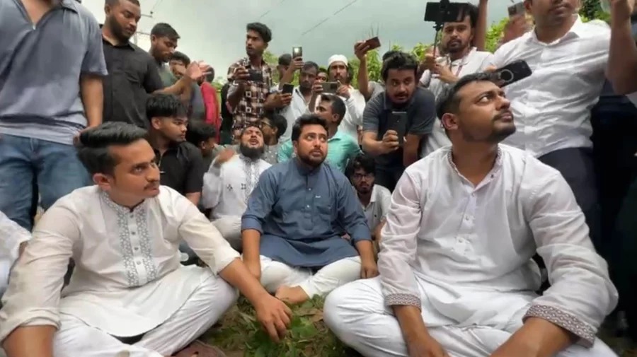 এনসিপির কর্মসূচি ঘিরে উত্তপ্ত রাজপথ, মুখোমুখি বিএনপি-পুলিশ