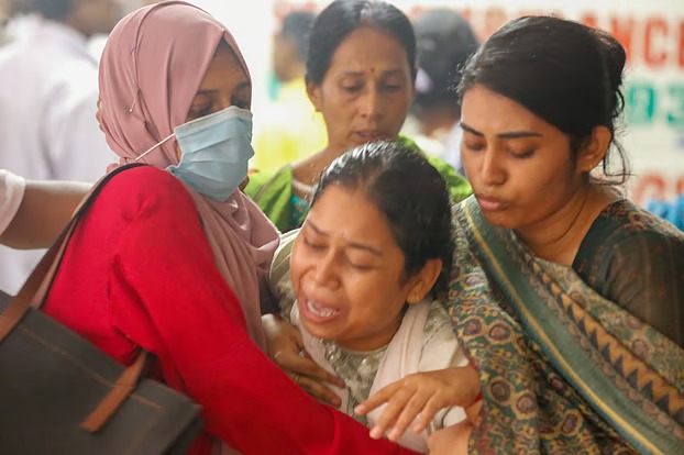 প্যারাসেইলিংয়ে প্রাণ গেল অক্ষরের, শোকের ছায়া খুলনায়