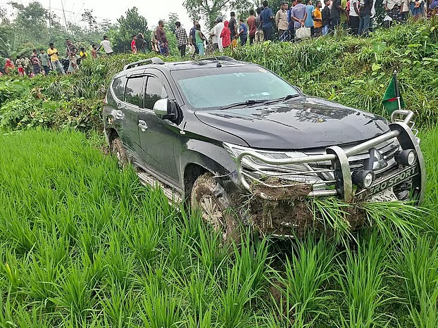 প্রতিমন্ত্রীর গাড়ির ধাক্কায় নারী নিহত, মন্ত্রী ঢাকার হাসপাতালে