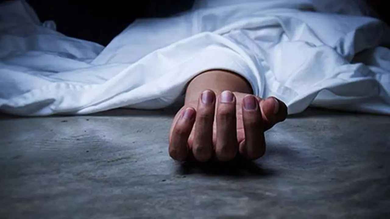 কামরাঙ্গীরচরে পৃথক ঘটনায় দুই গৃহবধূর ঝুলন্ত মরদেহ উদ্ধার