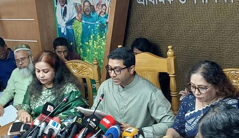 প্রাথমিক শিক্ষকদের বদলি অনির্দিষ্টকালের জন্য বন্ধ