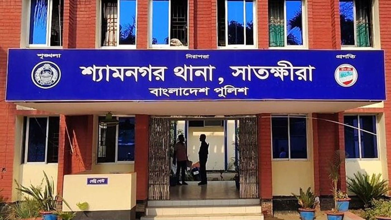 শ্যামনগরে কিশোরীকে ২২ দিন আটকে রাখার অভিযোগ