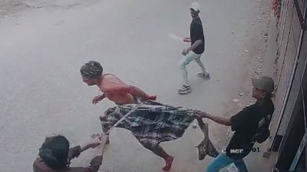 কেরাণীগঞ্জে কিশোর গ্যাং সদস্যকে কুপিয়ে গুলি করে হত্যা