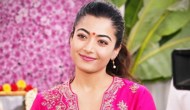 ঐশ্বরিক সান্নিধ্যে দাঁড়িয়ে আছি: রাশমিকা