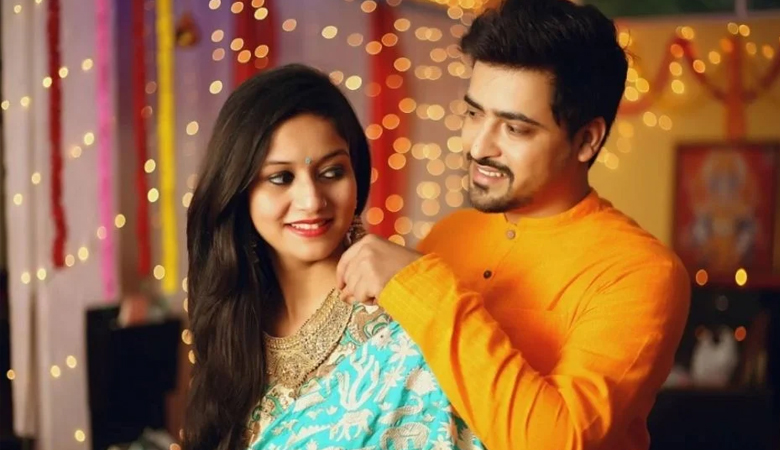 আজ প্রিয়তমা স্ত্রীর প্রশংসা করার দিন