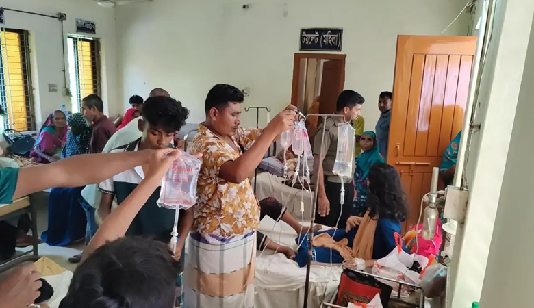 মিড-ডে মিলের দুধ খেয়ে অর্ধশত শিক্ষার্থী হাসপাতালে