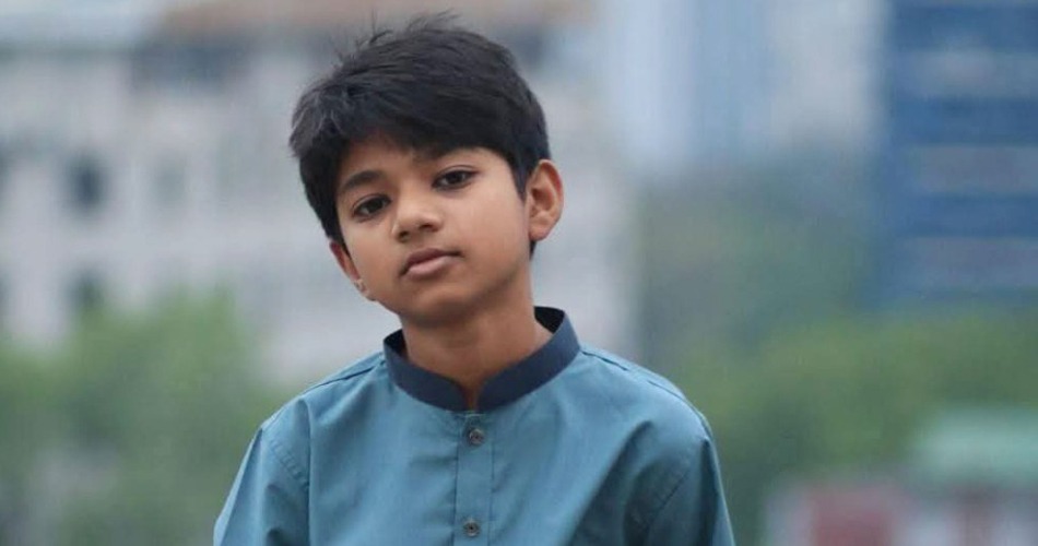 একটি মুঠোফোন, এক প্লেট ভাত আর আমাদের বিবেকের মৃত্যু