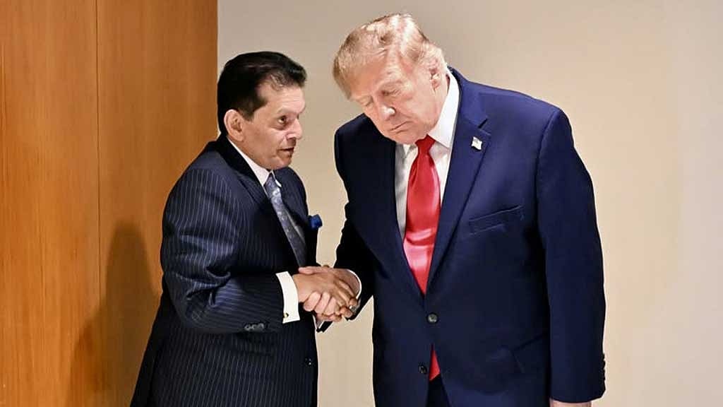 যুক্তরাষ্ট্রের প্রেসিডেন্ট ডোনাল্ড ট্রাম্পের সঙ্গে খলিলের দেখা