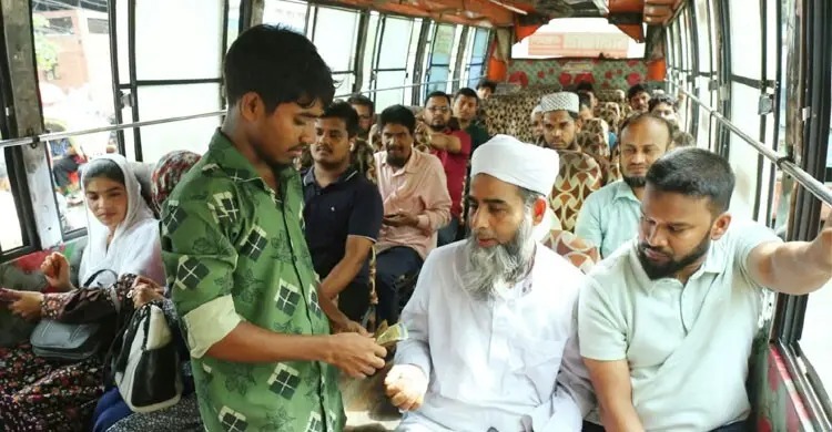 ভাড়া বাড়লেও বাসে নেই তালিকা, ইচ্ছামতো আদায়ের অভিযোগ