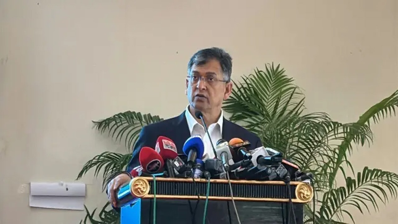 আওয়ামী লীগের দোসরদের গ্রেফতারে পুরস্কারের ঘোষণা স্বরাষ্ট্রমন্ত্রীর