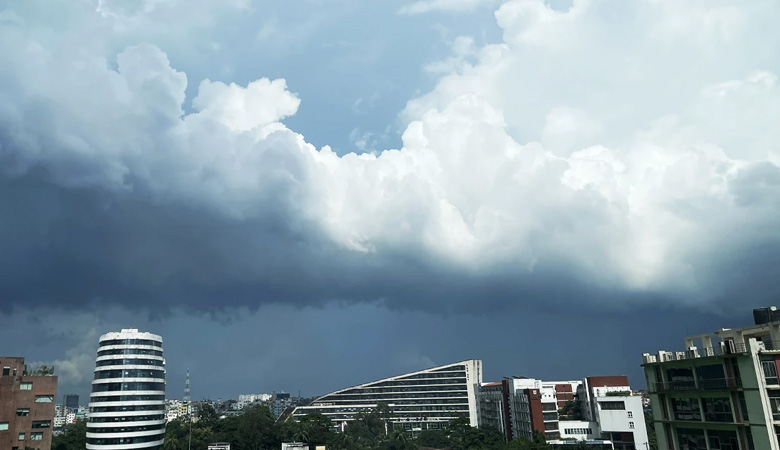 আজ ঢাকার আকাশ আজ মেঘলা থাকতে পারে