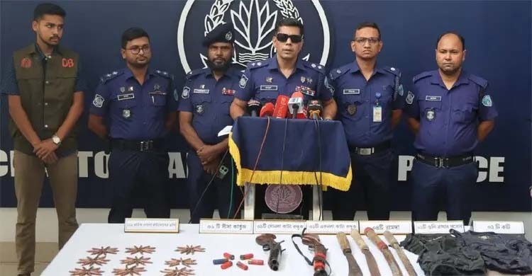 রাউজানে পুলিশের সঙ্গে সন্ত্রাসীদের গোলাগুলি, আহত ১২