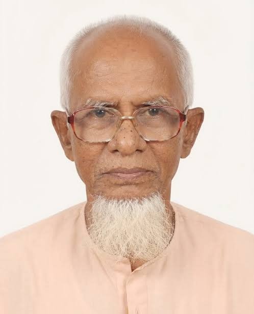 হারিকেনের আলোয় আট সন্তানকে আলোকিত করে গেলেন যে চিকিৎসক