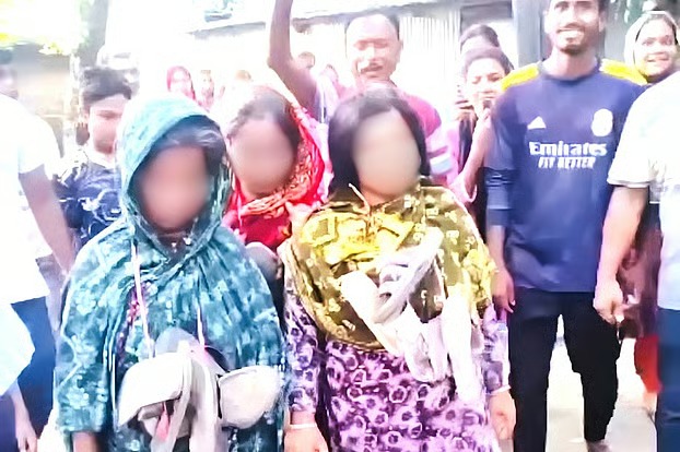 কালো জাদুর অপবাদে তিন নারীকে জুতার মালা পরিয়ে হেনস্তা