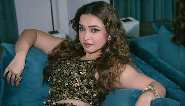 দুটো টাকার জন্য কত কী করতে হয়: কৌশানী