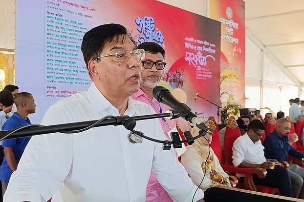 দেশের বহরে ২০০টির বেশি উড়োজাহাজ চান বিমানমন্ত্রী
