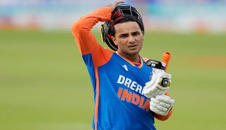 বিশ্ব রেকর্ড গড়লেন অভিষেক