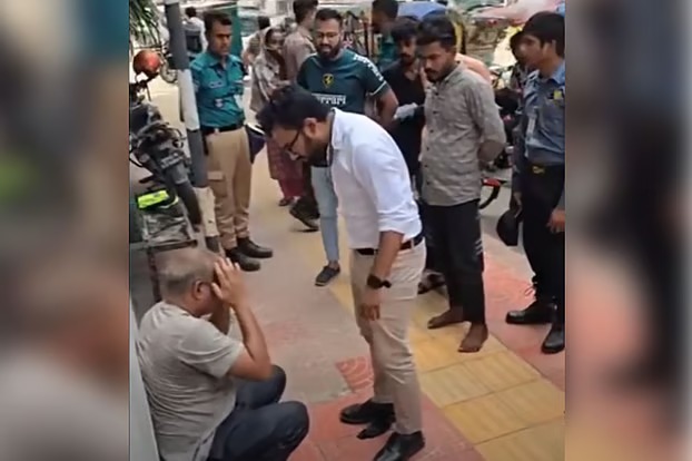 ফুটপাতে মারধরের ঘটনায় যুবক আটক, দায়িত্বে অবহেলায় পুলিশ সদস্য প্রত্যাহার